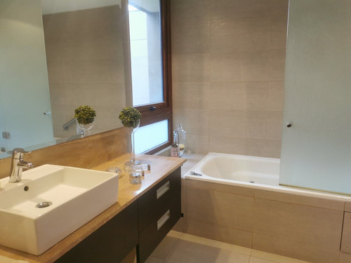 En Exclusivo Condominio Valle Escondido