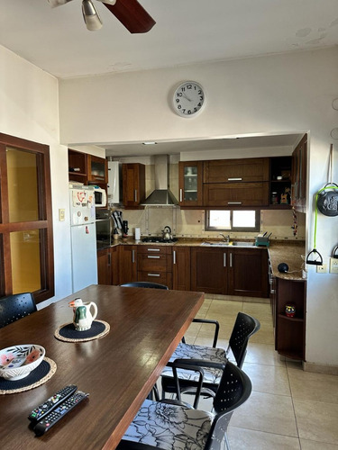 Venta Casa De 3 Dormitorios En Gorriti 841