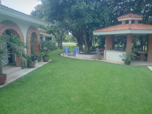 Imagen 2 de 12 de Casa Sola En Venta Lomas De Cocoyoc