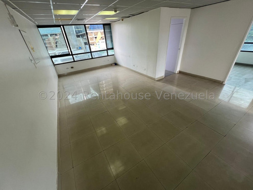 Oficina En Alquiler En Las Mercedes. Sw Mls #25-4418