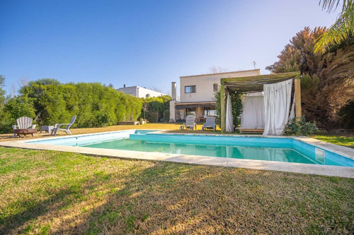 Venta Casa 5 Amb. BÂș San Benito - Benavidez