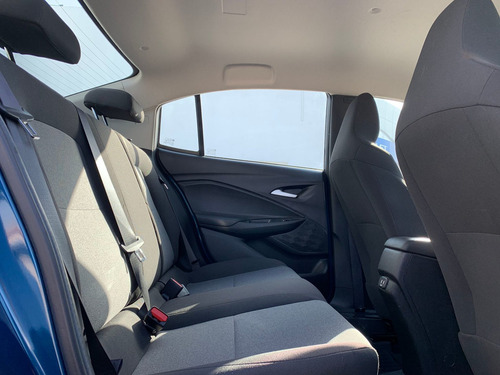 Imagen 11 de 12 de Chevrolet Onix 2021 1.0 Ls At