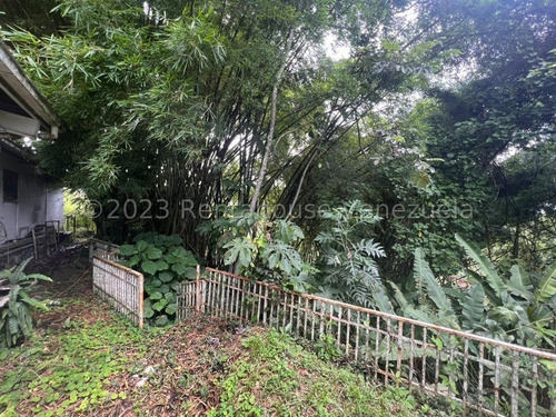 Vendo Terreno De 1055 Mtrs. En Calle Privada Con Vigilancia, Y Todos Los Servicios.!!!