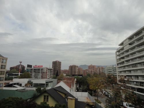 Imagen 2 de 13 de Excelente Departamento A Pasos Estación De Metro