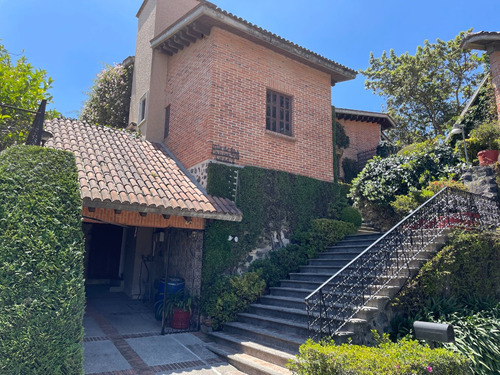 Casa En Venta En Acopilco En Privada Con Club Hípico.