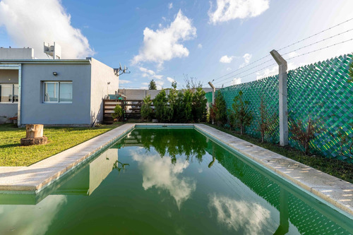 Casa En Venta 3 Dormitorios Y Pileta En La Plata