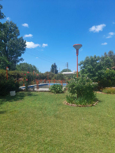 Casa En Venta - 3 Dormitorios 2 Baños - Cochera - 1.492mts2 - Paso Del Rey, Moreno