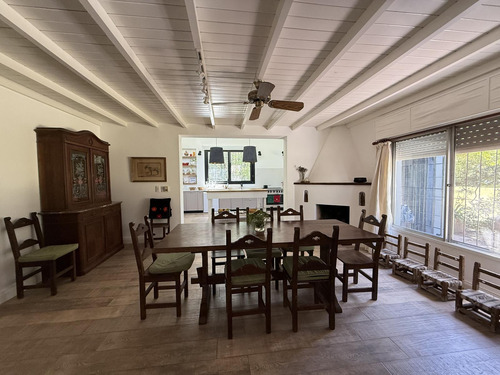 Encantadora Casa Quinta A La Venta En El Prestigioso Barrio La Araucaria| Lobos
