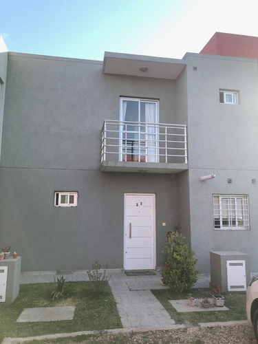 Imagen 6 de 21 de En Venta. Amplia Casa 138m2 + Patio. 3 Dorm. La Giustina Ii