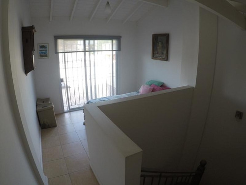 Triplex En Complejo Cerrado - Bella Vista