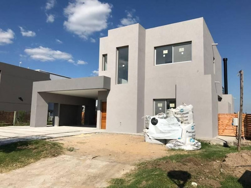 Imagen 6 de 8 de Casa En Venta En El Canton - Maroto Propiedades