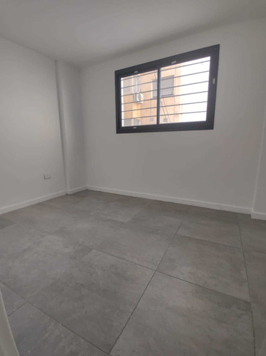 Imagen 7 de 12 de Bº Cofico . Departamento 1 D . Pileta / Asador . Balcon Amplio . Moderno Y Luminoso