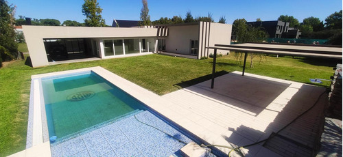 Vendo Casa En Kentucky Club De Campo Oportunidad !!!