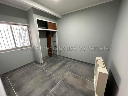 Qta. Galpón O Local En Venta Boleíta Sur #25-4215 Wendy Hoyer
