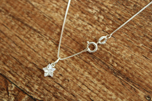 Imagem 7 de 10 de Corrente Colar Ponto Luz Estrela 6mm Prata 925 Cx Veludo