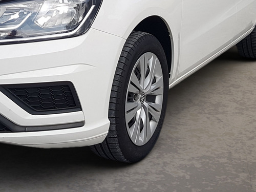 Volkswagen Voyage 1.0 MPI (Flex)