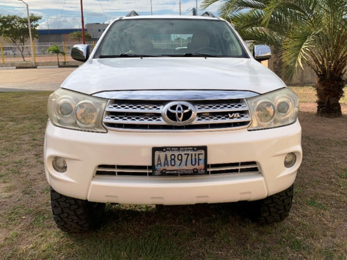 Imagen 2 de 18 de Toyota Fortuner 4x4