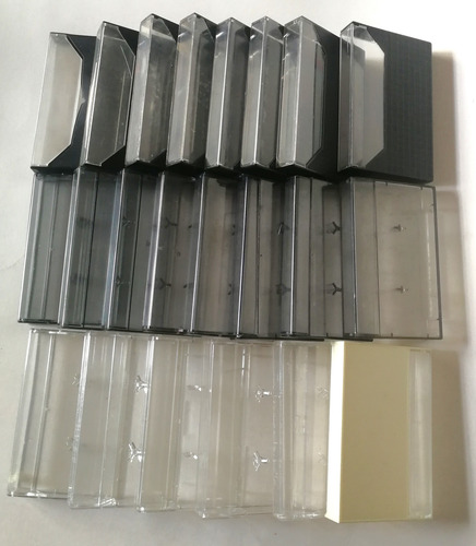 Estuches De Cassettes Vacías Usadas X 22 (Usado)