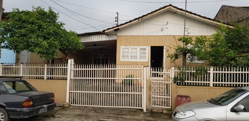 Imagem 2 de 6 de Vendo Residência Mista, Mais Quitinete E Sala Comercial.