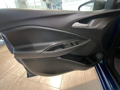 Imagen 12 de 15 de Chevrolet Onix 2021 1.0 Ls Mt