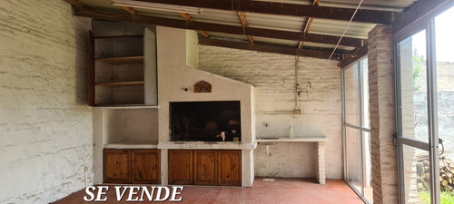 Casa 2 Dormitorios, 2 Baños. Barrio Oeste.