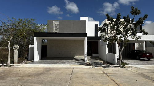 Casa En Venta En Cholul En Mérida,yucatán