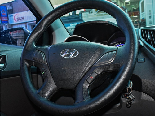 Imagem 9 de 15 de Hyundai Hb20s Comfort 2017 Preto Financiamento Facilitato!