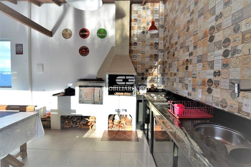 Imagem 9 de 30 de Casa De 500 M² De Área Construída Com Vista E Acesso Exclusivo Para O Mar! - 4647