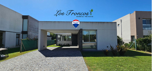 Casa 4 Ambientes Venta Los Troncos 