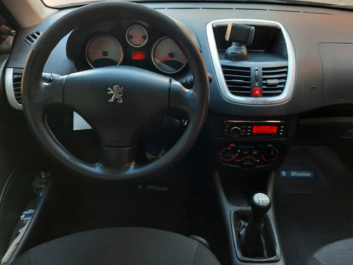 Peugeot 207 2014 1.4 Allure 75cv