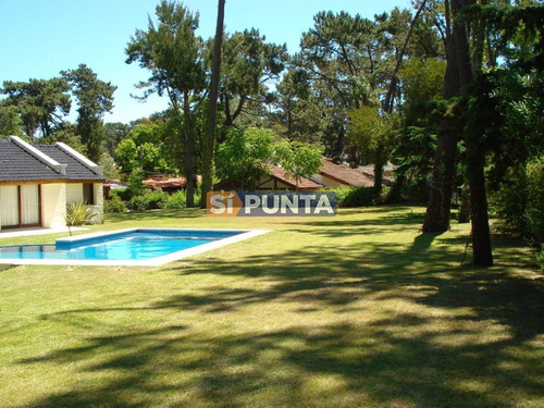 Imagen 10 de 11 de Casa En Alquiler Con Piscina