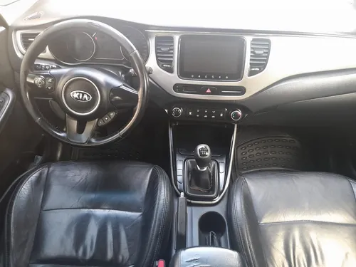 Kia Carens 2.0 Suv MT
