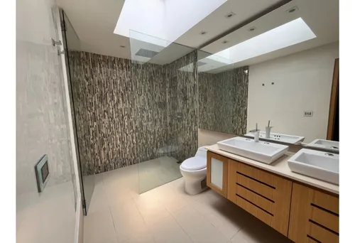 Casa Poblado-san Lucas 366mt2-4 Alcobas + Estudio-exclusiva Unidad