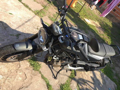 Imagen 15 de 16 de Husqvarna Svartpilen 200