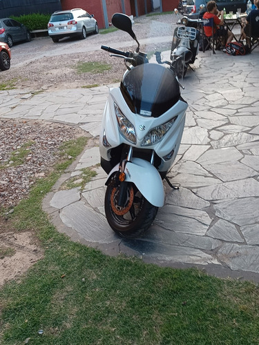 Suzuki Burgman 200