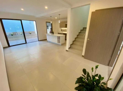 Imagen 2 de 16 de Moderna Residencia En Escazú