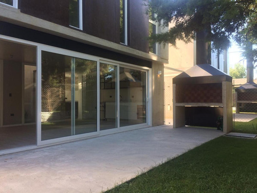 Dúplex (casa) En Venta En City Bell | 476 E/31bis Y 132 (dúplex 4)