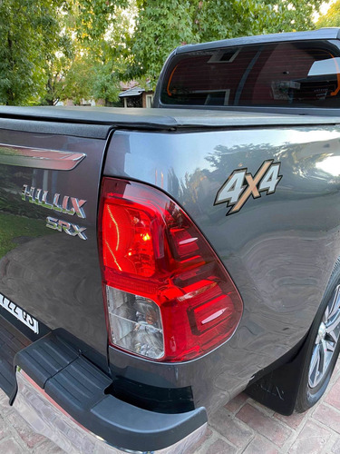 Toyota Hilux 2.8 Cd Srx 177cv 4x4 At 2017