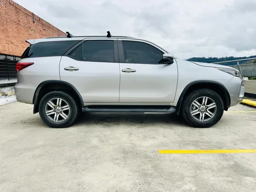 Toyota Fortuner Srv 2.4 Turbo Diesel Automatica 2022