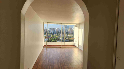 Recien Remodelado, Vista Panorámica, Conectividad, Comercio