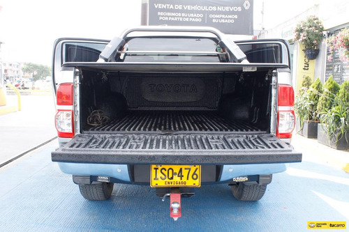 Imagen 13 de 25 de Toyota Hilux Vigo Srv
