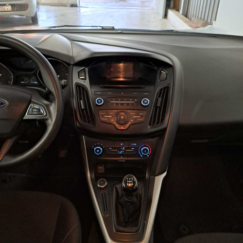 Imagen 15 de 18 de Ford Focus 5p 1.6l N Mt S 2017