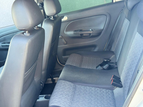 Volkswagen Gol Gol TRACK 1.0 Mi Total Flex 8V 4p