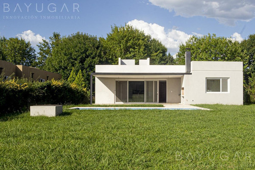 Venta - Casa En Los Alcanfores - Bayugar Negocios Inmobiliarios