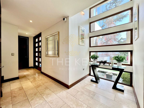 Casa En Arriendo De 5 Dorm. En Las Condes