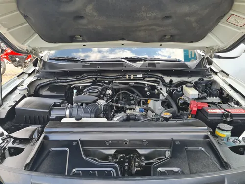 Nissan NP300 Frontier 2.5cc MT AA 4X2