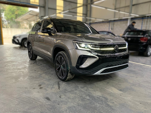Imagen 3 de 22 de Volkswagen Taos Hero