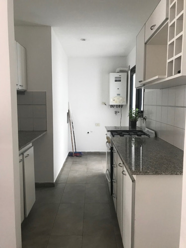 Imagen 10 de 14 de Venta!! Excelente Depto 1 Dorm Con Patio 45 E 15 Y 16 .-