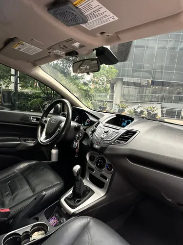 Ford Fiesta 1.6 Sportback Se Mecánica