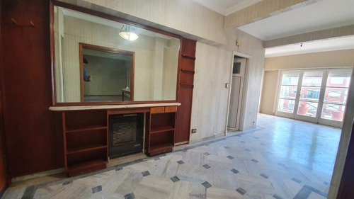 Imagen 10 de 12 de Departamento De 3 Ambientes En Colon Y Corrientes